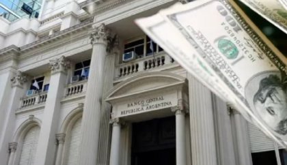 Otro gesto al Fondo: el Gobierno aceleró la devaluación del peso después de las elecciones