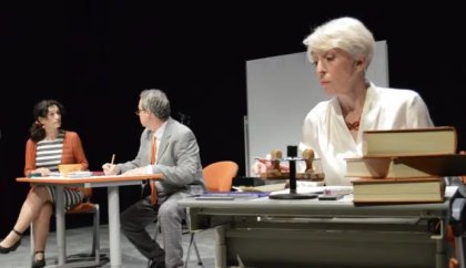 Vitalicios, un sainete teatral donde las cloacas del Estado también gestionan los recortes presupuestarios