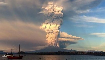 Sigue el “alerta roja” por posibles nuevas erupciones