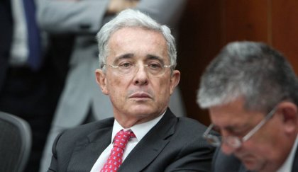 Corte Suprema de Colombia ordena la detención domiciliaria del expresidente Álvaro Uribe