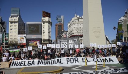 Marcha de Plaza de Mayo al Congreso en el Día de Huelga Mundial por el Clima