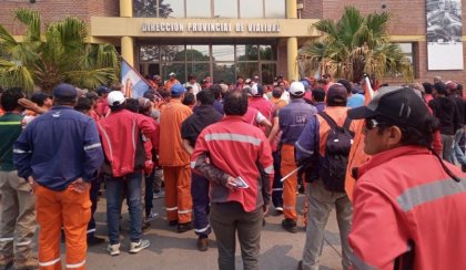 Vialidad: trabajadores consiguen aumento salarial y sigue el conflicto para que no descuenten días de paro 