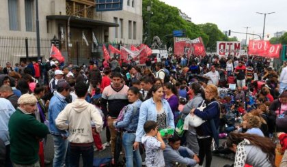 Jornada de protesta de organizaciones por la emergencia social