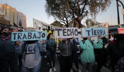 San Cayetano: movimientos sociales cercanos al Gobierno marcharon de Liniers a Plaza de Mayo 