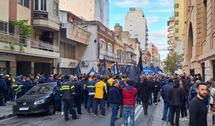 Correos moviliza contra los despidos y la privatización