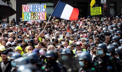 Miles de franceses protestan por cuarta semana contra el pase sanitario que impone Macron