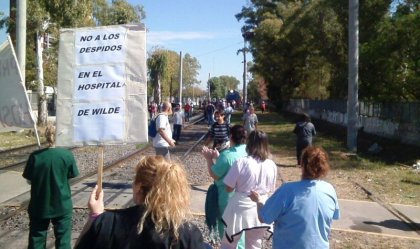 Hospital Dr. E. Wilde de Avellaneda: asamblea, paro y corte de vías