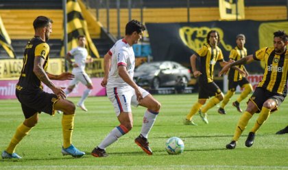 El clásico del Intermedio: Peñarol ganó su primer clásico en el Campeón del Siglo