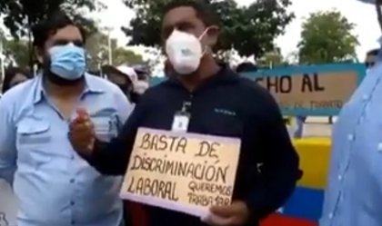 Trabajadores de Masisa protestan por suspensión de compañero que reclamó ante ministro de Industrias