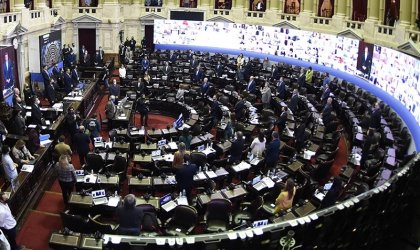 Tras del lobby que hizo caer la sesión anterior, Diputados trata la Ley Etiquetado Frontal