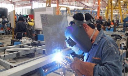 Freno en la economía: la actividad acumula la segunda baja consecutiva del año