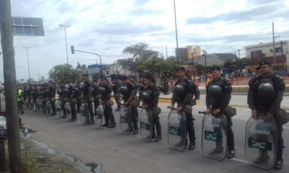 Morón: sobraron actores y gendarmes en la inauguracion del Metrobus 