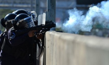 Honduras: reprimen con gases lacrimógenos protesta contra el presidente Hernández