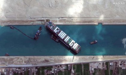 ¿Quién paga? Egipto pide US$1000 millones como indemnización tras bloqueo del canal de Suez