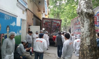 Chacarita: trabajadores tomaron la planta de La Litoraleña