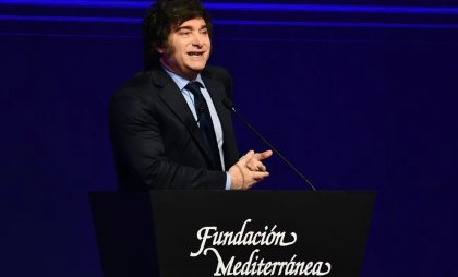 Milei con empresarios en la Fundación Mediterránea: los aliados de la dictadura y el menemismo