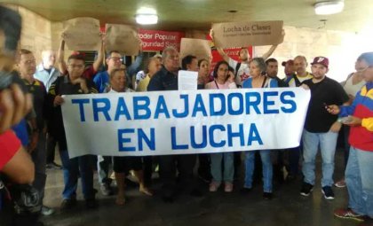 [VIDEO] “Trabajadores en Lucha” exigieron anulación del Memorando 2792 ante el Ministerio del Trabajo