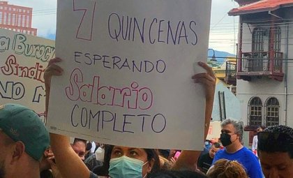 Manifestación docente exige pago del salario por trabajo completado