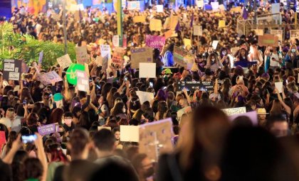 Organizaciones y activistas feministas se sumaron a la marcha nacional contra el gobierno