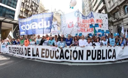 Ninguna garantía: el aumento anunciado alcanza a pocos docentes universitarios y es muy bajo