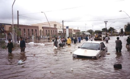 Inundaciones y ataque a docentes: resabios reutemistas en la Santa Fe socialista