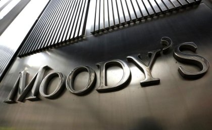 Moody´s advierte que los bonos con ley argentina también pueden caer en default