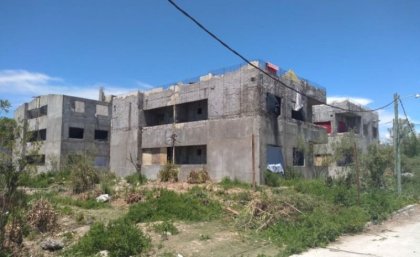 Barrio Garrote: tras un año sin soluciones, familias toman las viviendas que el Gobierno no terminó