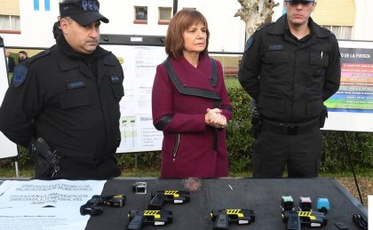 No quiso ser menos: Bullrich respaldó a Berni en su reclamo del uso de las picanas Taser