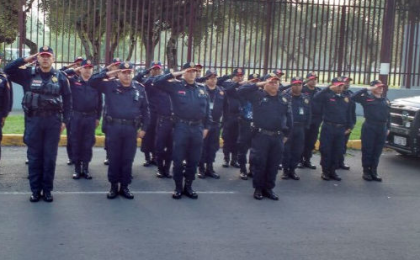 La policía auxiliar llega al IPN