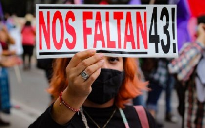 AMLO defiende al ejército y a la marina ante caso Ayotzinapa 