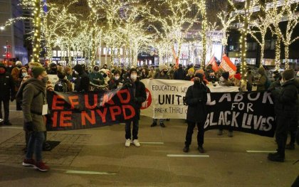 Trabajadores de base marcharon en Nueva York el día de la asunción presidencial