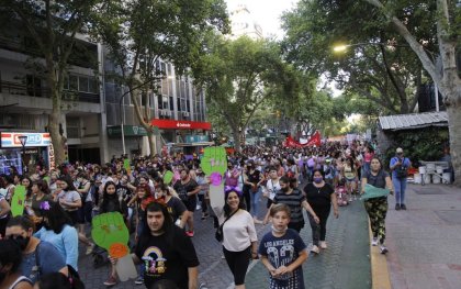 Mendoza: multitudinaria marcha contra la violencia machista