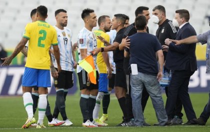 ⚽ ESCÁNDALO EN LAS ELIMINATORIAS | ¿Por qué se suspendió el partido entre Brasil y Argentina - YouTube