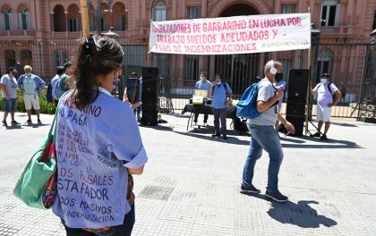 Trabajadores de Garbarino en lucha se movilizaron hasta Plaza de Mayo