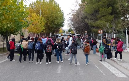 Neuquén: estudiantes del ISFD N°6 se manifiestan por problemas edilicios