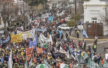 Chubut: masivas movilizaciones en las principales ciudades de la provincia dan continuidad a la lucha