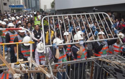 Desmantelan campamento de protesta en Hong Kong y arrestan a más dirigentes