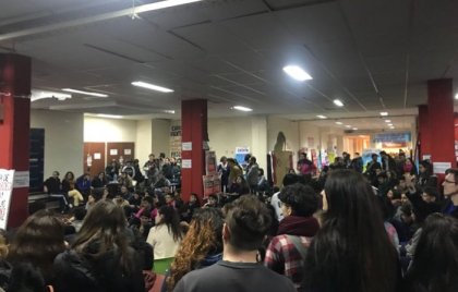 Asamblea Interclaustros en la Facultad de Sociales: para continuar el paro y apoyar la toma