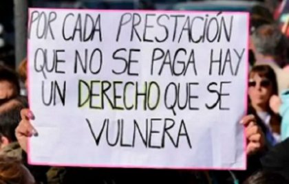 Prestaciones de salud y escolares en peligro: las consecuencias del ajuste en discapacidad 