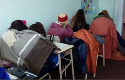 Clima helado y escuelas sin calefacción en Mendoza: con frío no se puede aprender