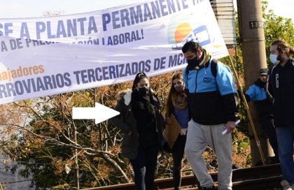 #Avellaneda | Corte de vías: Trabajadores denuncian infiltrados de Gendarmería y la Bonaerense - YouTube