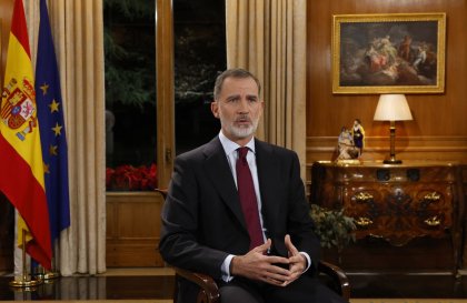 Felipe VI se separa de la crisis judicial y bendice la política imperialista que es consenso entre Gobierno y Oposición