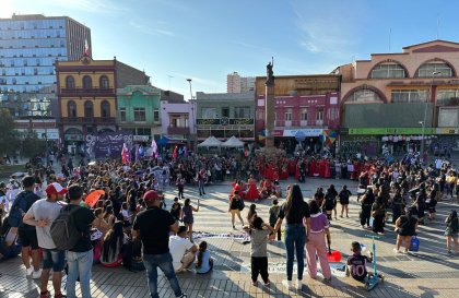 8M: Gran marcha independiente al gobierno se posiciona en Antofagasta 