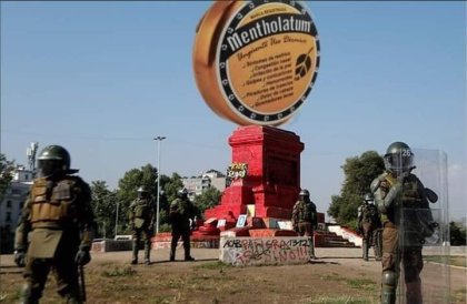 Memes y reacciones por el retiro de la estatua de Manuel Baquedano de Plaza Dignidad