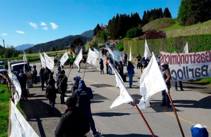 Una postal de desigualdad en la ciudad turística de Bariloche 