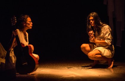 “Una flor”: el teatro canta una historia de vida