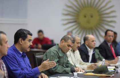 Venezuela elegirá gobernadores el 15 de octubre en clima de negociaciones