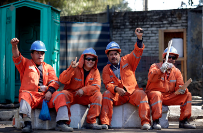 Trabajadores constructores subcontratados de Metro en movilización