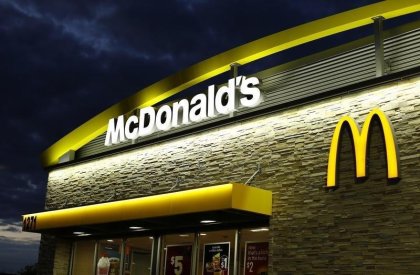 El #MeToo llegó a McDonald's: en EE. UU. van a la huelga para exigir medidas contra el acoso sexual