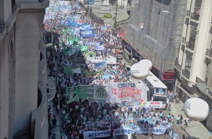 Masivo acatamiento de los docentes al paro nacional de Ctera